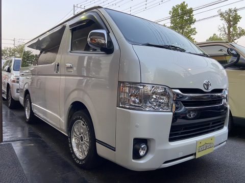 H27年式　ハイエースS-GL　TRH200V